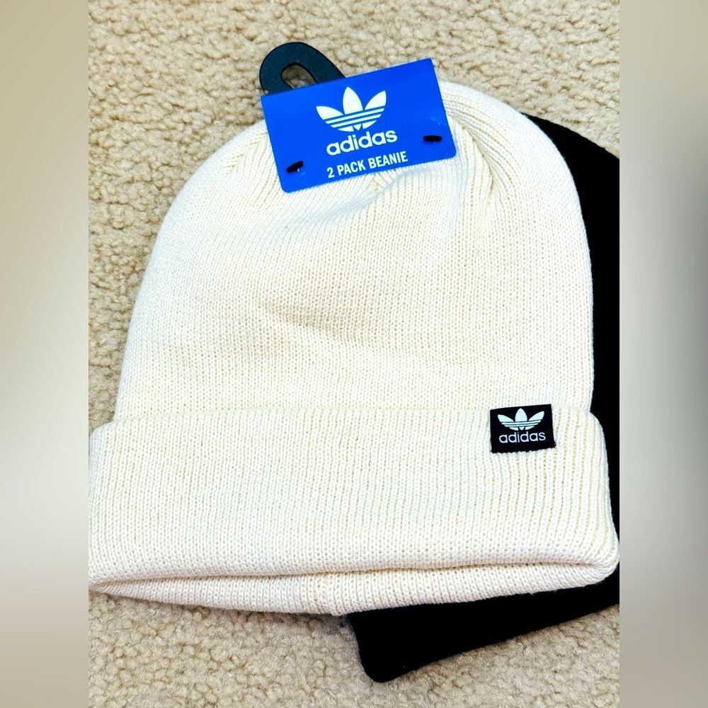 NWT Adidas Women’s 2pk Trefoil Knit Cuff Classic Beanie in Wonder White & Black - Picture 2 of 6
